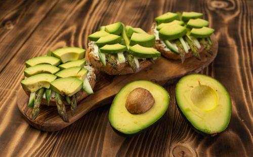 【酪梨】有什么功效和好处？附营养师推介食谱