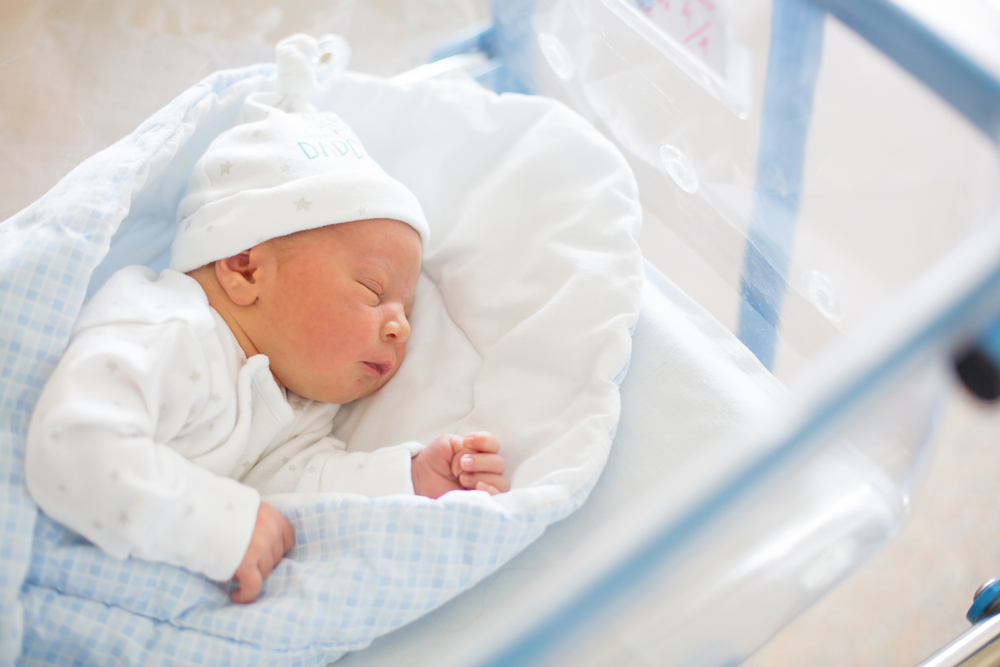 Bảo hiểm y tế cho trẻ sơ sinh: Mức hưởng và thủ tục đăng ký